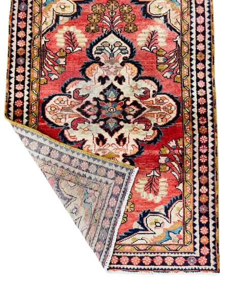 Origin "Hamedan" Liliyan Persian Rug Hand Knotted Natural Dyes with Large Central Medallion 4'8" X 3'2"