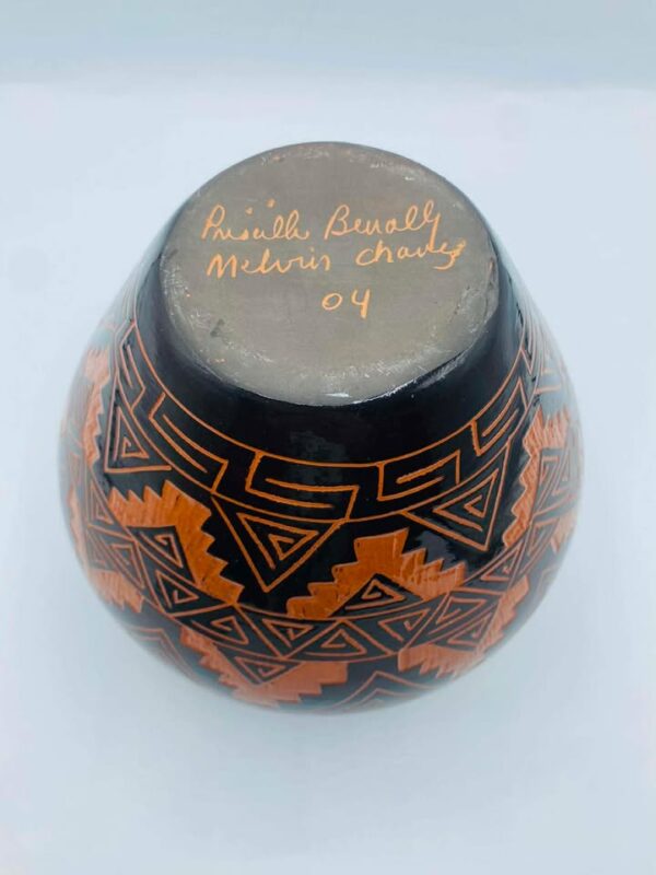 2004 Handcrafted Native American Navajo Etched Pottery Signed